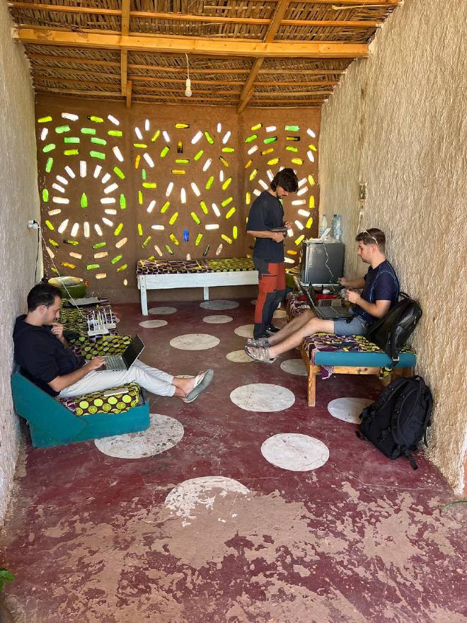 The team working in Sunukeur